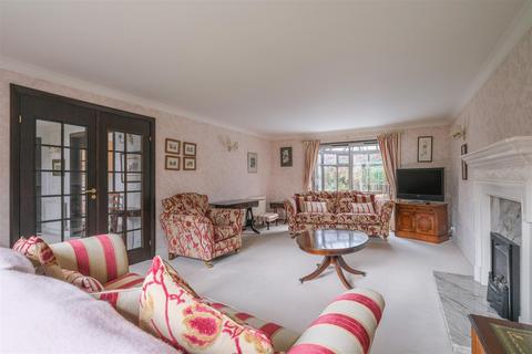 4 bedroom detached house for sale, Rosehill Drive, Huddersfield, HD2