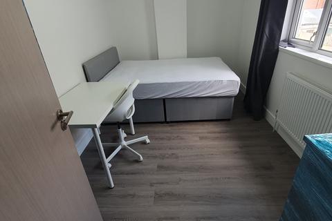 5 bedroom house to rent, 79 Pearl Street