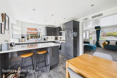 3 bedroom semi-detached house for sale, Langdale Road, Crewe