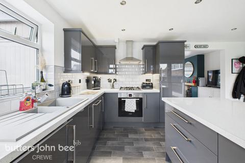 3 bedroom semi-detached house for sale, Langdale Road, Crewe
