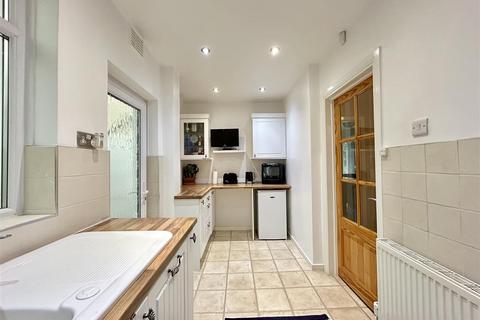 3 bedroom detached house for sale, Bromsgrove Road, Hunnington, Halesowen