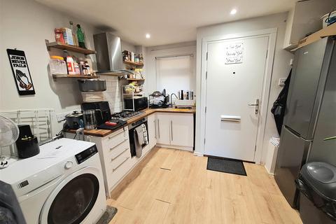undefined, Haltside, Hatfield AL10