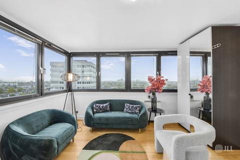 3 bedroom apartment for sale, Lincoln Court, N16