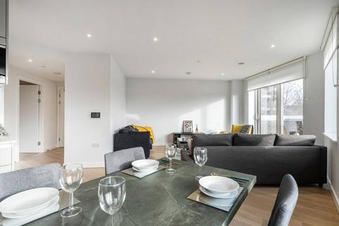 1 bedroom flat to rent, Tarling House, Elephant and Castle, London, SE17