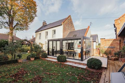 undefined, Stunning Long Sutton Home with Indoor Pool, Gym, Games Room, Annexe, and Landscaped Gardens