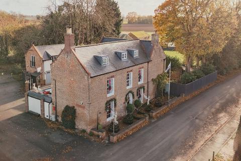 undefined, Stunning Long Sutton Home with Indoor Pool, Gym, Games Room, Annexe, and Landscaped Gardens