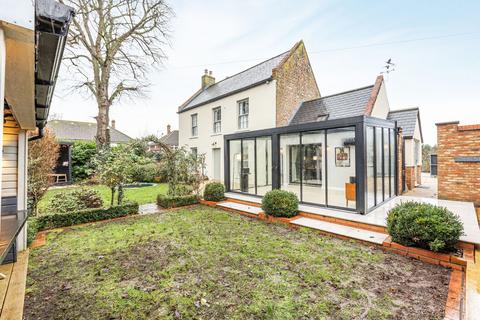 undefined, Stunning Long Sutton Home with Indoor Pool, Gym, Games Room, Annexe, and Landscaped Gardens