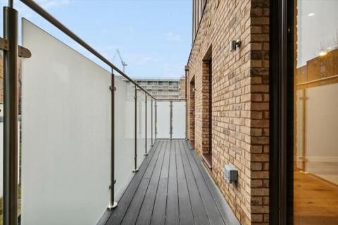 2 bedroom flat for sale, Battersea High Street, London SW11
