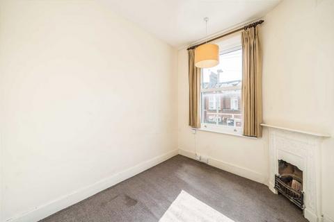 3 bedroom flat for sale, Idlecombe Road, London SW17