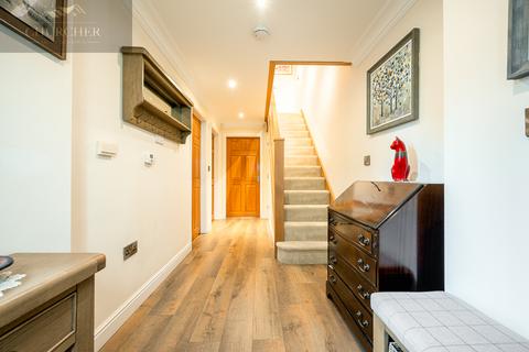 6 bedroom detached house for sale, Hall Lane, Ormskirk L40