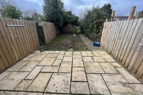 2 bedroom house to rent, Maidstone Road, Felixstowe IP11