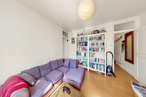2 bedroom apartment to rent, Belton Road, Dollis Hill, NW2