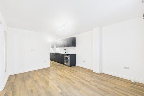 1 bedroom flat to rent, Albert Road, Romford RM1