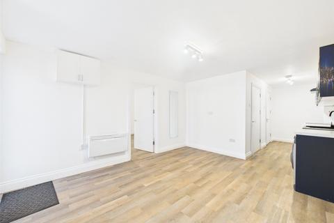 1 bedroom flat to rent, Albert Road, Romford RM1