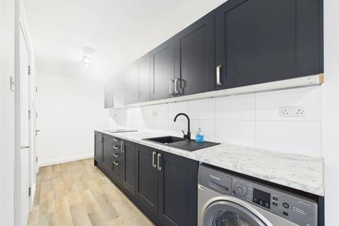 1 bedroom flat to rent, Albert Road, Romford RM1