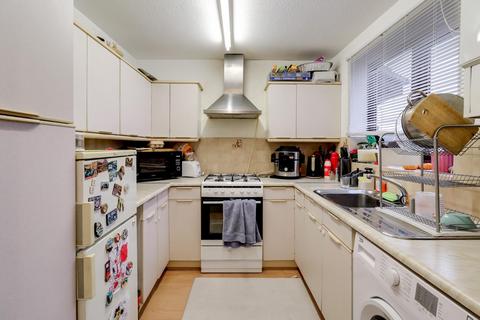 undefined, Swallowtail Close, Cheltenham