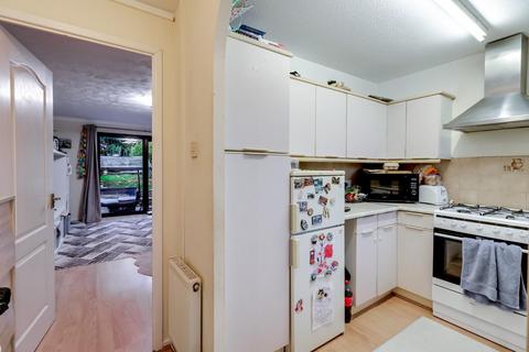undefined, Swallowtail Close, Cheltenham