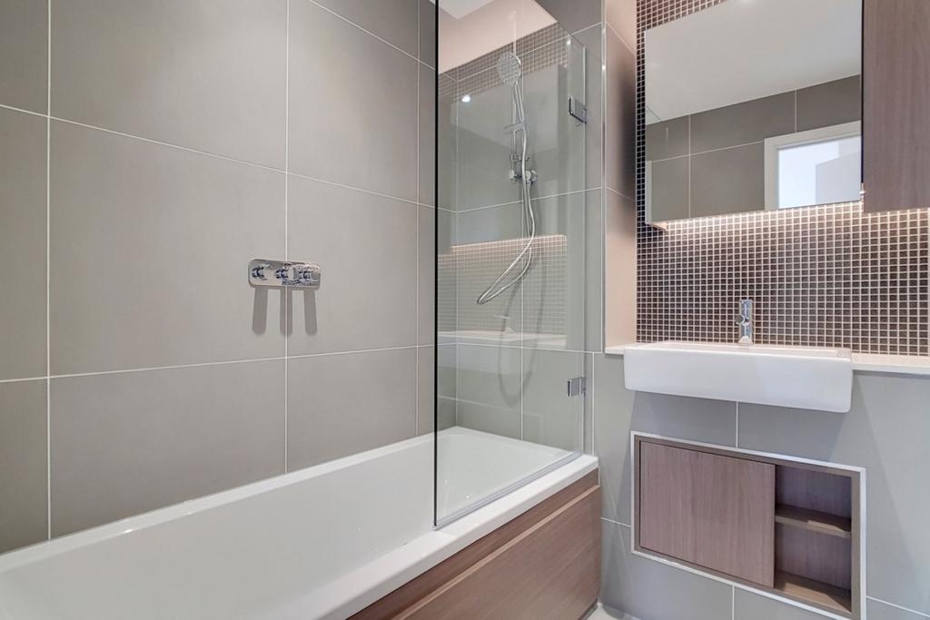 12 Bathroom 6