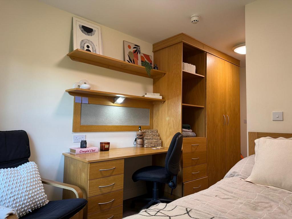 Longdales Lodge - Bedroom 4.jpeg