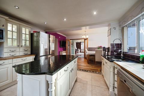 5 bedroom detached house for sale, Christopher Road, Halesowen B62