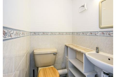 2 bedroom flat to rent, Stourbanks, Conifer Close, Christchurch, BH23