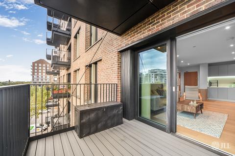 2 bedroom apartment to rent, Ferry Lane London N17