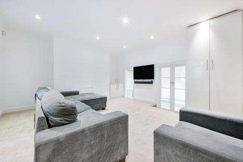2 bedroom flat to rent, Dennington Park Road, West Hampstead, NW6