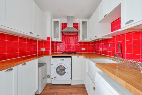 2 bedroom apartment to rent, Fitzjohns Avenue, Hampstead Village, NW3