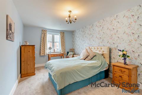 2 bedroom apartment for sale, Thwaytes Court, Minster Drive, Herne Bay, Kent, CT6 8BF