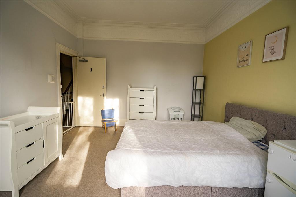 Bedroom 1 (2)