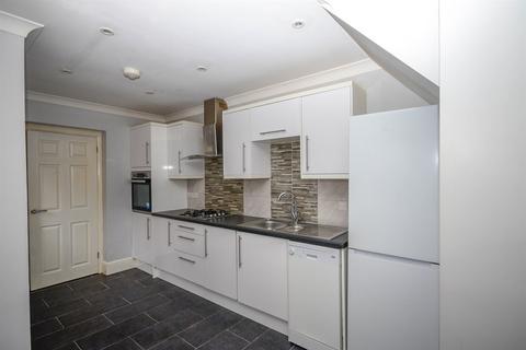 2 bedroom flat to rent, Richmond Road, South Shields