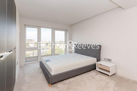2 bedroom apartment to rent, Parrs Way, Hammersmith W6