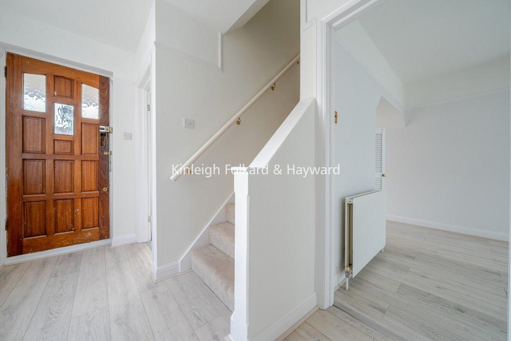 House in London, Red Hill, Elmstead - View 2
