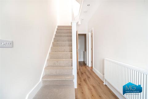 4 bedroom semi-detached house to rent, Hyde Park Avenue, London, N21