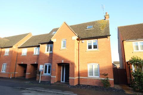 4 bedroom link detached house for sale, Lacey Close, Lutterworth LE17