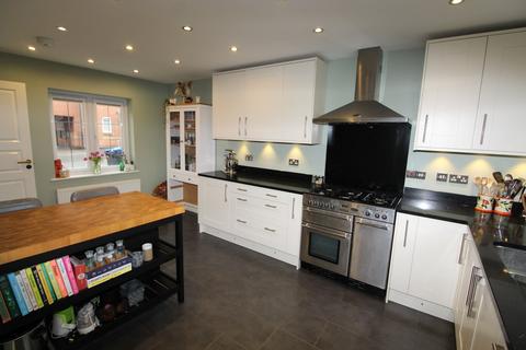 4 bedroom link detached house for sale, Lacey Close, Lutterworth LE17