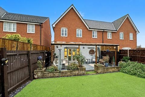 4 bedroom link detached house for sale, Brambling Close, Stowmarket, IP14