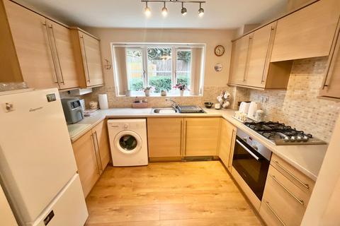 2 bedroom ground floor flat for sale, Brett Young Close, Halesowen B63