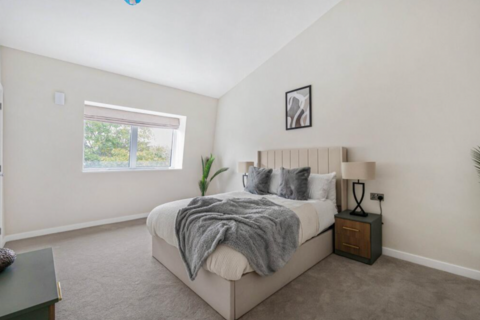undefined, Warwick Road, London W5