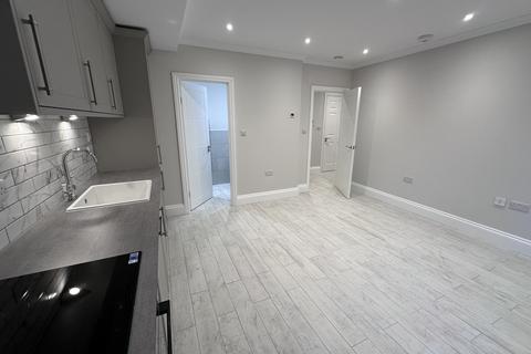 undefined, Flat 3 - Danuta House, East Molesey KT8