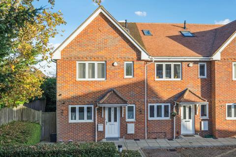 Alastair Mews, Beaconsfield, HP9