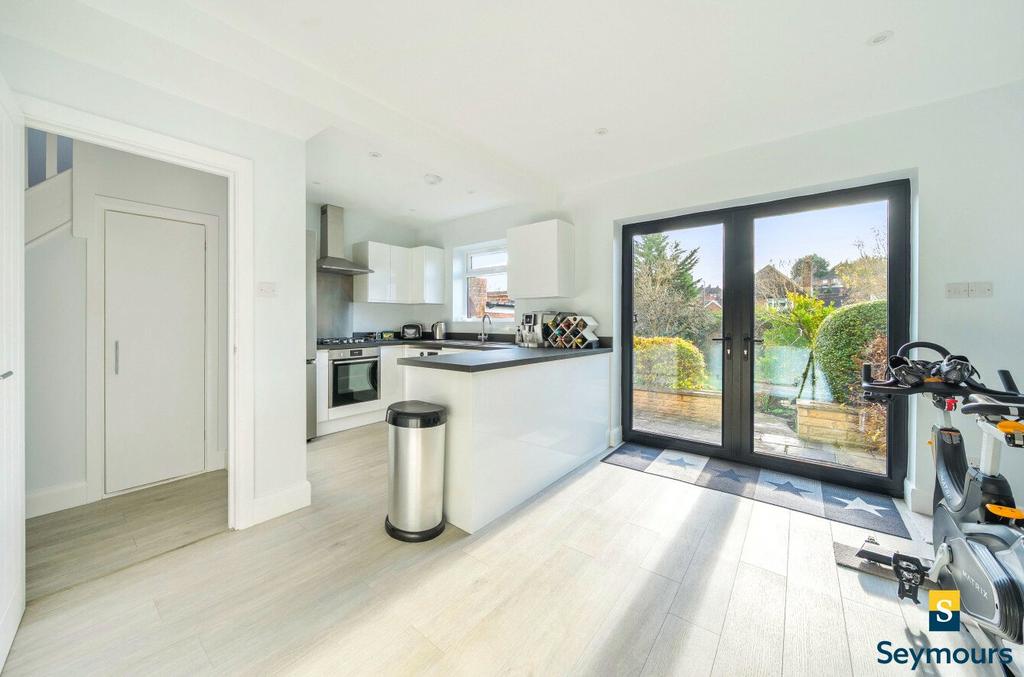 Kitchen/Dining