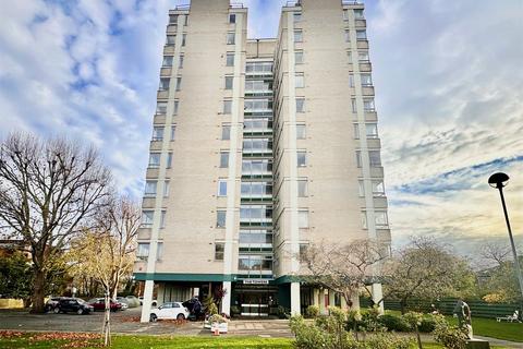 undefined, Lower Mortlake Road, Richmond, TW9