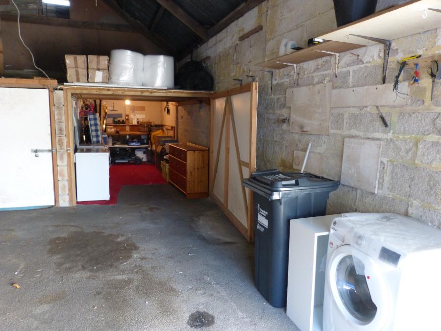 Garage/Workshop