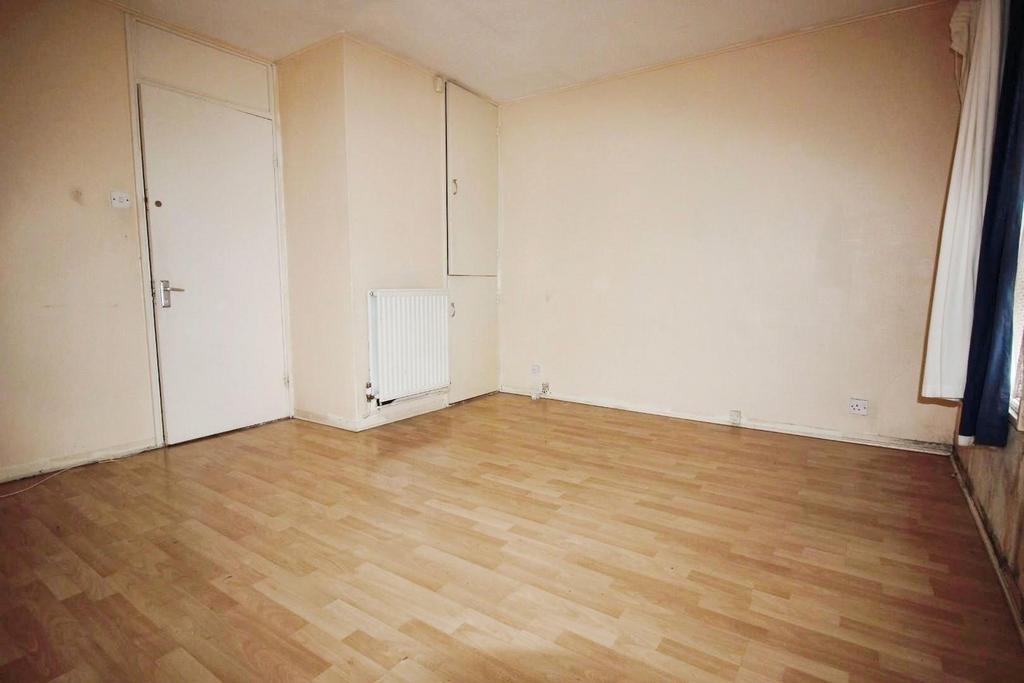 E25bfc28-bedroom 20one 20view.JPG