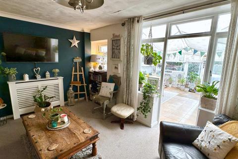 3 bedroom semi-detached house for sale, Church Road, Lowestoft, Suffolk, NR32