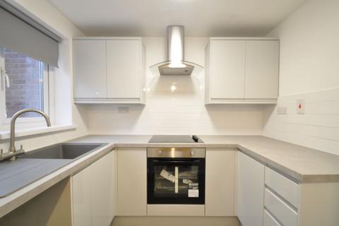 2 bedroom house to rent, Gifford Close, Two Locks, NP44