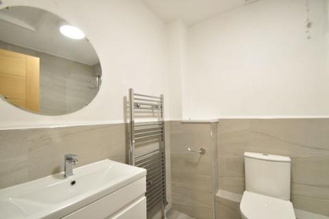 2 bedroom house to rent, Gifford Close, Two Locks, NP44