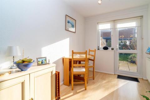 2 bedroom terraced house for sale, Pinewood Close, Borehamwood WD6