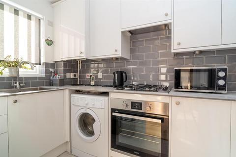2 bedroom terraced house for sale, Pinewood Close, Borehamwood WD6